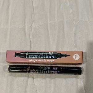 Black Dramatic Winged Eyeliner Makeup